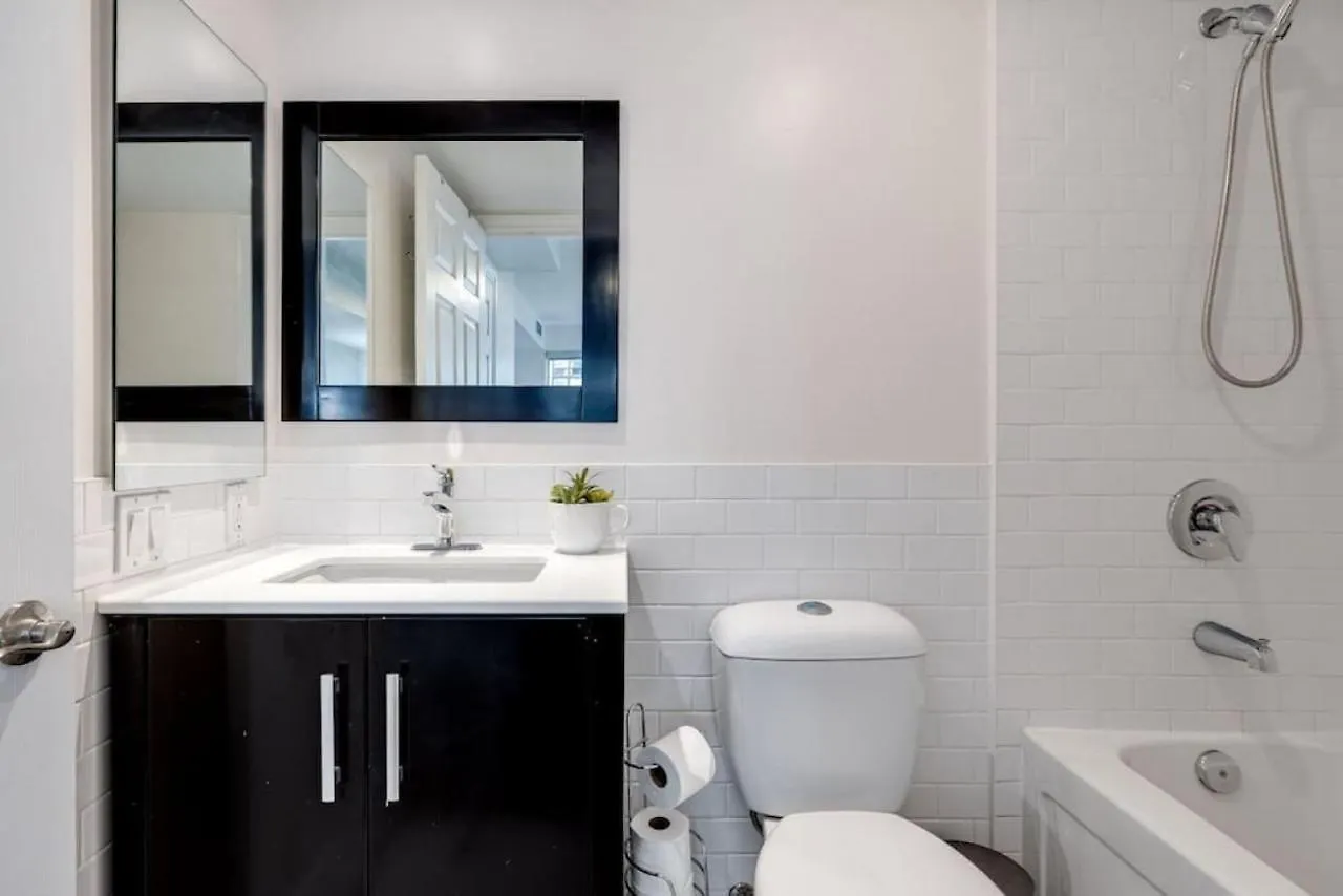 Holiday home Urban Apt With Highspeed Wifi Near Shopping Malls Toronto Canada